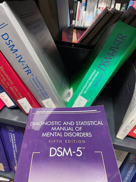 	
Le Manuel diagnostique et statistique des troubles mentaux, DSM	
