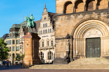 Obraz premium Marktplatz or market square in the historical centre of the medieval Hanseatic City of Bremen, Germany Jily 15, 2021