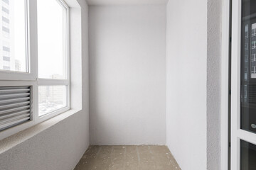 Fototapeta premium Empty gray room ready for people to move in
