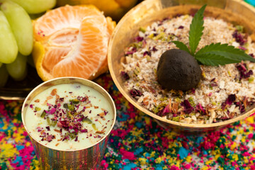 Kesariya Thandai Or Kesaria Sardai - Traditional Indian Sweetened Refreshing Milk Flavored Beverage, Masala Drink Widely Enjoyed On Indian Festival viz. Holi, Diwali, Holla Mahalla And Maha Shivaratri