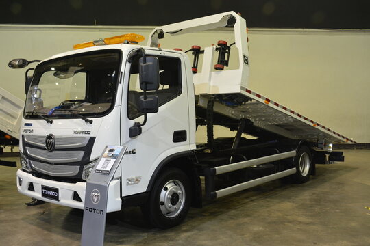 Foton tornado self loader at Foton Big Show in Pasay, Philippines