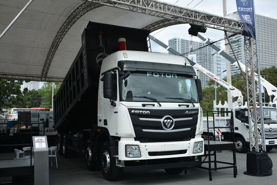 Foton auman gtl cement mixer truck at Foton Big Show in Pasay, Philippines