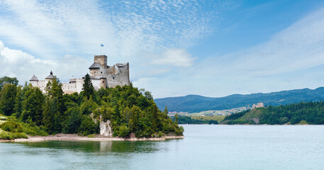 Fototapeta na wymiar Niedzica Castle (or Dunajec Castle) summer panorama (Poland).