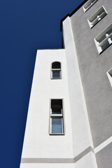Fototapeta na wymiar Liw angle view of tenement house in Berlin