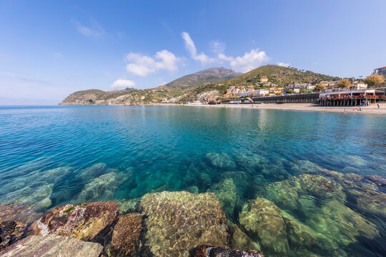 Italy, Liguria, Levanto, Seashore of Cinque Terre with Spiaggia Levanto beach and hills in background