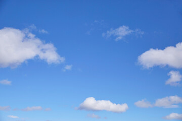 Blue sky and fluffy clouds on a sunny day. Accidental cloud placement. 青空と可愛い雲。