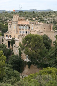 Ch&acirc;teau de la Barben (Provence-Alpes-C&ocirc;te-d'Azur, Bouches-du-Rh&ocirc;ne, France)
