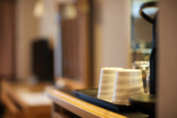 ホテルの客室の飲み物コーナーのコップの様子