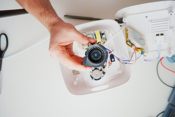 repair of the humidifier fan with your own hands. device for home.