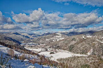 Fototapeta na wymiar l'hiver dans les Vosges