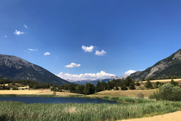 Fototapeta na wymiar Landschaft in den Französischen Alpen im Sommer