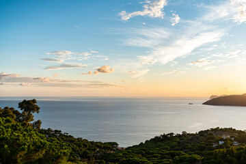 Obraz premium sunset over the sea in Elba