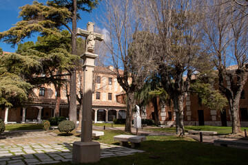 Fototapeta na wymiar Universidad de Alcalá de Henares, Patio Filósofos, Alcalá de Henares , Madrid