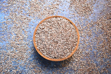 Raw whole dried finger millet flakes
