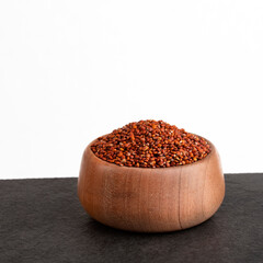 Chenopodium quinoa - Red quinoa seeds in bowl
