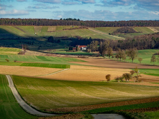 Fototapeta na wymiar Agrarlandschaft in mildem Winter