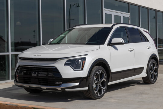 Kia Niro EV Wave Electric Vehicle. Kia offers the Niro EV Wave in LX, LXS, Touring, Touring SE, and EX Premium models.
