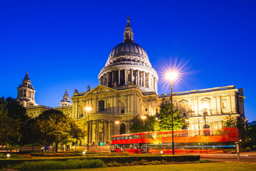 Night view of St Paul Cathedral in London, uk