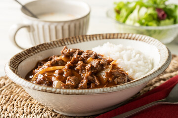 トマトをじっくり煮込んだ、牛サーロインのハヤシライス