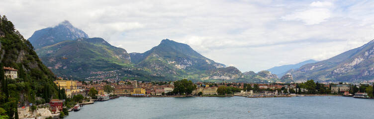 Fototapeta na wymiar Riva del Garda, Italien