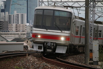 Naklejka premium 都市近郊を走行する名古屋鉄道