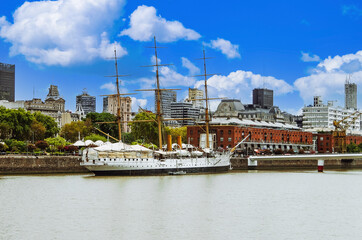 Fototapeta premium View of the embankment in the city center, Buenos Aires, Argentina.