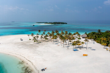 Helikopteransicht, Six Senses Kanuhura Island Resort, mit Stränden und Wasserbungalows, Lhaviyani...