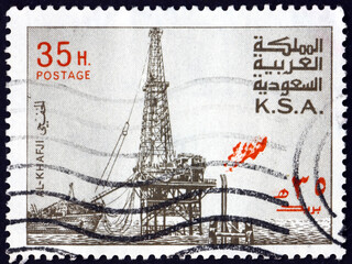 SAUDI ARABIA - CIRCA 1976: a stamp printed in Saudi Arabia shows Al Khafji Oil Rig, circa 1976
