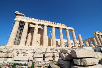 Fototapeta premium Parthenon temple on a bright day. Acropolis in Athens, Greece.