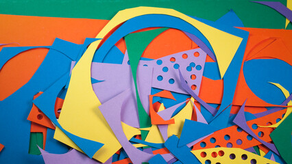 Cartulinas de colores con recortes de circulos