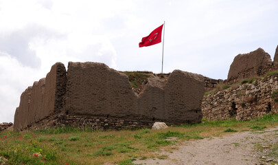 Van Castle, located in the city of Van, Turkey, was built during the Urartian period. There are ancient settlements around.