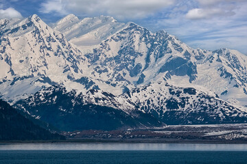 Fototapeta na wymiar Alaskan Mountain Range in Glacier Bay, Alaska