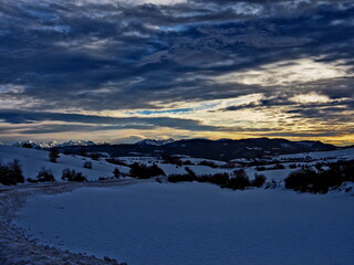 Atardecer invernal en el valle de Salazar, Navarra