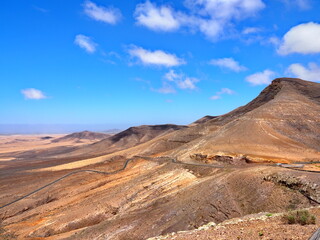 Fototapeta na wymiar Fuerteventura, in impresionante y bello desierto