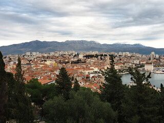 Fototapeta premium La ciudad de Split desde la altura, Croacia
