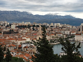 Fototapeta na wymiar La ciudad de Split desde la altura, Croacia