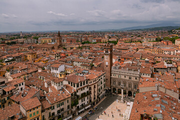 Fototapeta na wymiar A view of the city of verona from the bell tower.