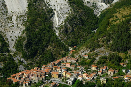 Colonnata Carrara. Village of Colonnata in Tuscany. Place of production of Lardo di Colonnata. Near the marble quarries of the Apuan Alps of Carrara. Apuan Alps, Tuscany, Italy. 