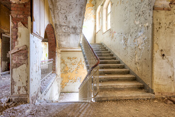 altes marodes Treppenhaus Lost Places