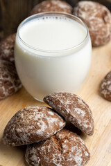 Fresh gingerbread and a glass of cold milk