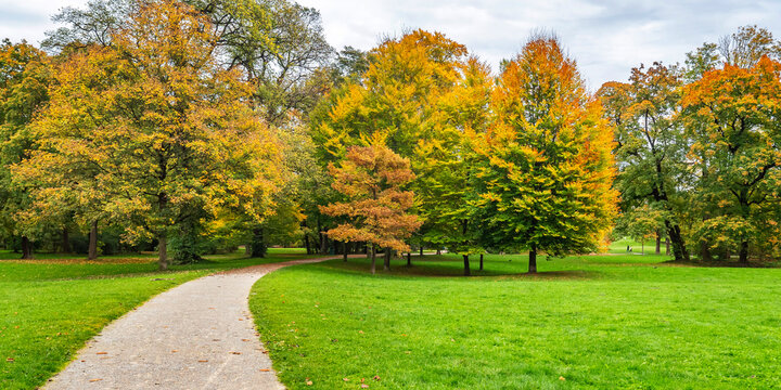 "Englischer Garten" Images Browse 2,042 Stock Photos, Vectors, and