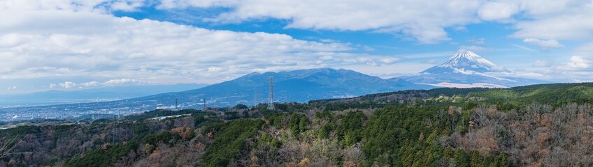 Obraz premium 日本 静岡県三島市にある三島スカイウォークから見える富士山
