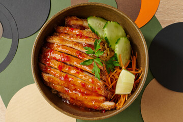 Plat Thaïlandais poulet croustillant