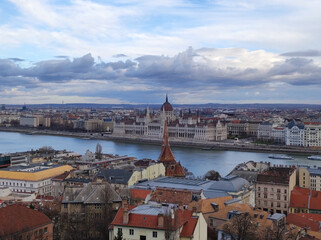 Fototapeta na wymiar panoramic view of Budapest seen from Buda side