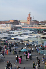 Vista general de la plaza Jemaa el-Fna en la ciudad de Marrakech, Marruecos