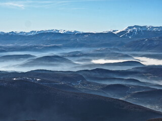 Vistas desde los altos de Sarajevo en invierno