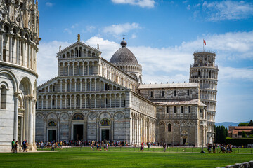 Obraz premium Leaning Tower and Cathedral of Pisa in Italy.