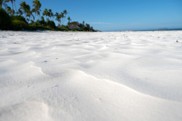 Fototapeta na wymiar White sandy beach