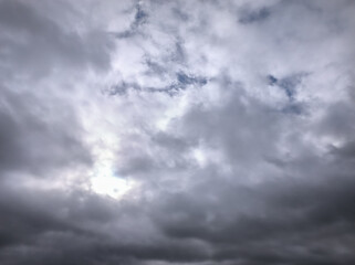 Obraz premium Somewhat dark clouds covering the sky and the sun