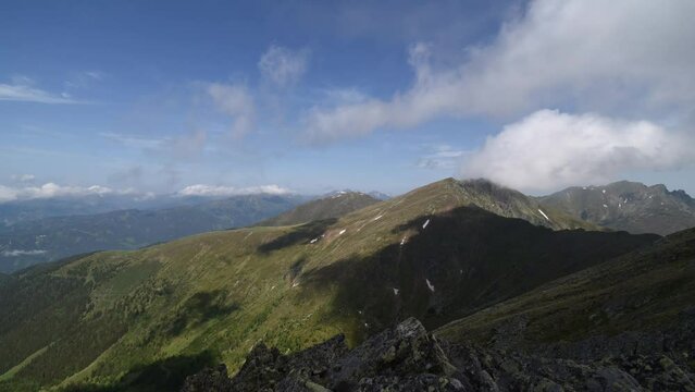 Zeitraffer Glaneck mit Blick auf Kesseleck in den Seckauer Tauern, Steiermark